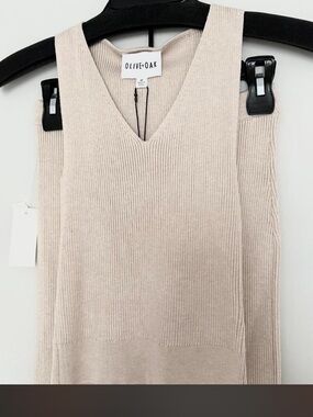 Olive and Oak Oatmeal Set - NWT